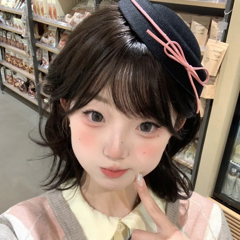 Koreański aksamitny beret z kokardką śliczny czarny okrągły cylinder dla dziewczynek mundurek szkolny wystrój w stylu marynarskim okrągła czapka z daszkiem