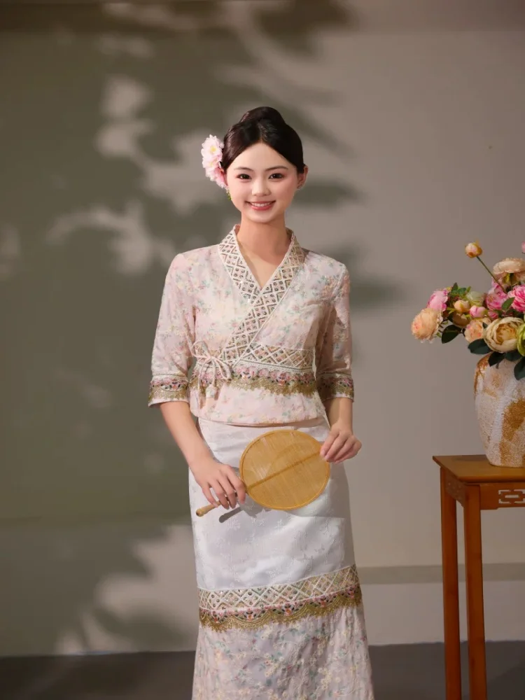 Gentle Fragrant Flower Xishuangbanna Dai Dance Performance Top and Tube Skirt Set