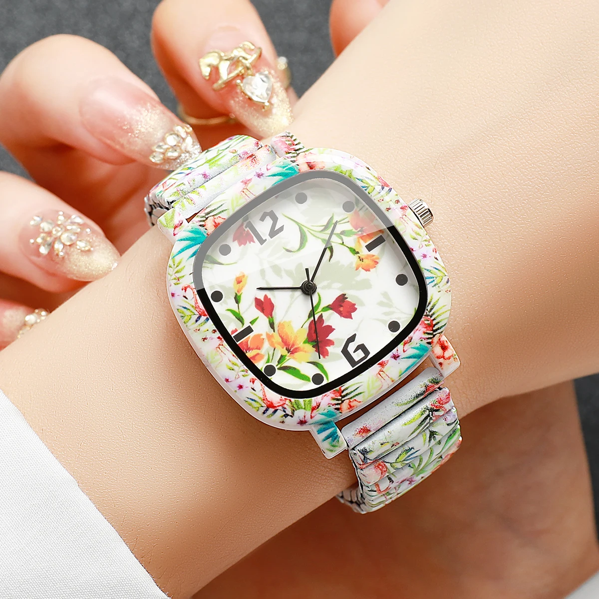 Fashion Flowers Printed Square Women's Quartz Watch Elastic Stretch Strap Ladies Wristwatches Relogio Feminino（Without Box）