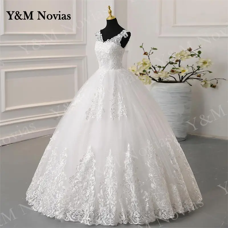 Y & m vestido de noiva sem mangas com decote em v vestido de casamento pluse tamanho luxo longo laço bordado apliques marfim branco vestido de noiva