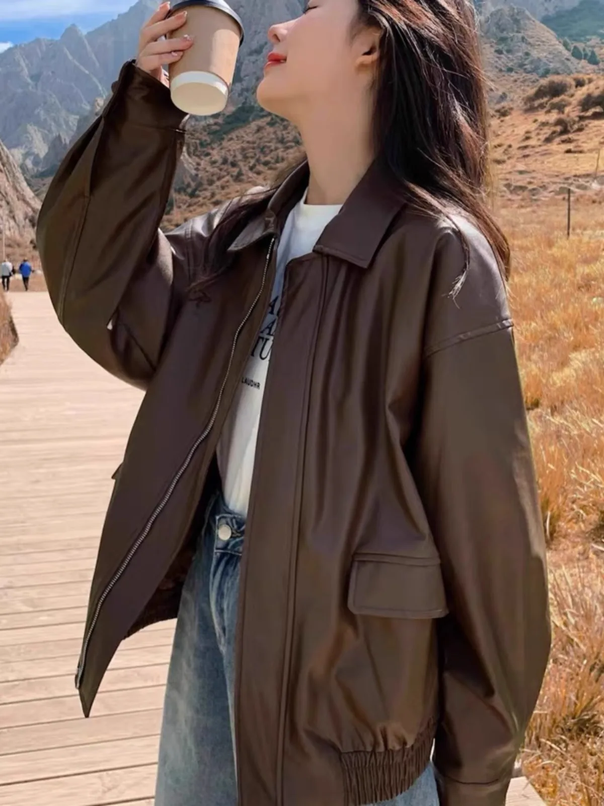 

Женская коричневая кожаная куртка 2024, ранняя весна, новинка Sle, высококачественное мотоциклетное пальто в американском стиле ретро, длинная молния све