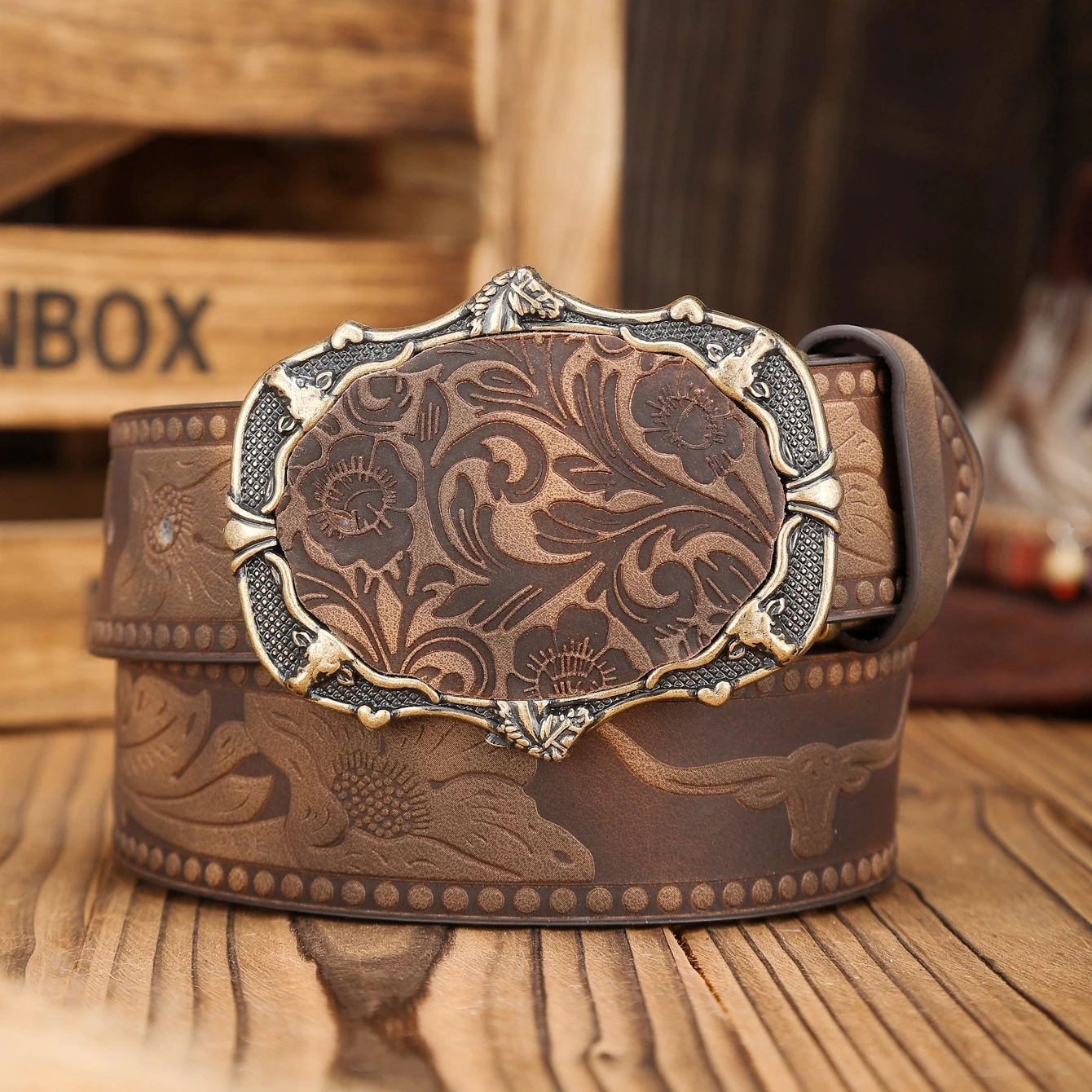 A Western-buckle PU belt suitable for both men and women, a unique and retro brown belt (with perforated nails included)