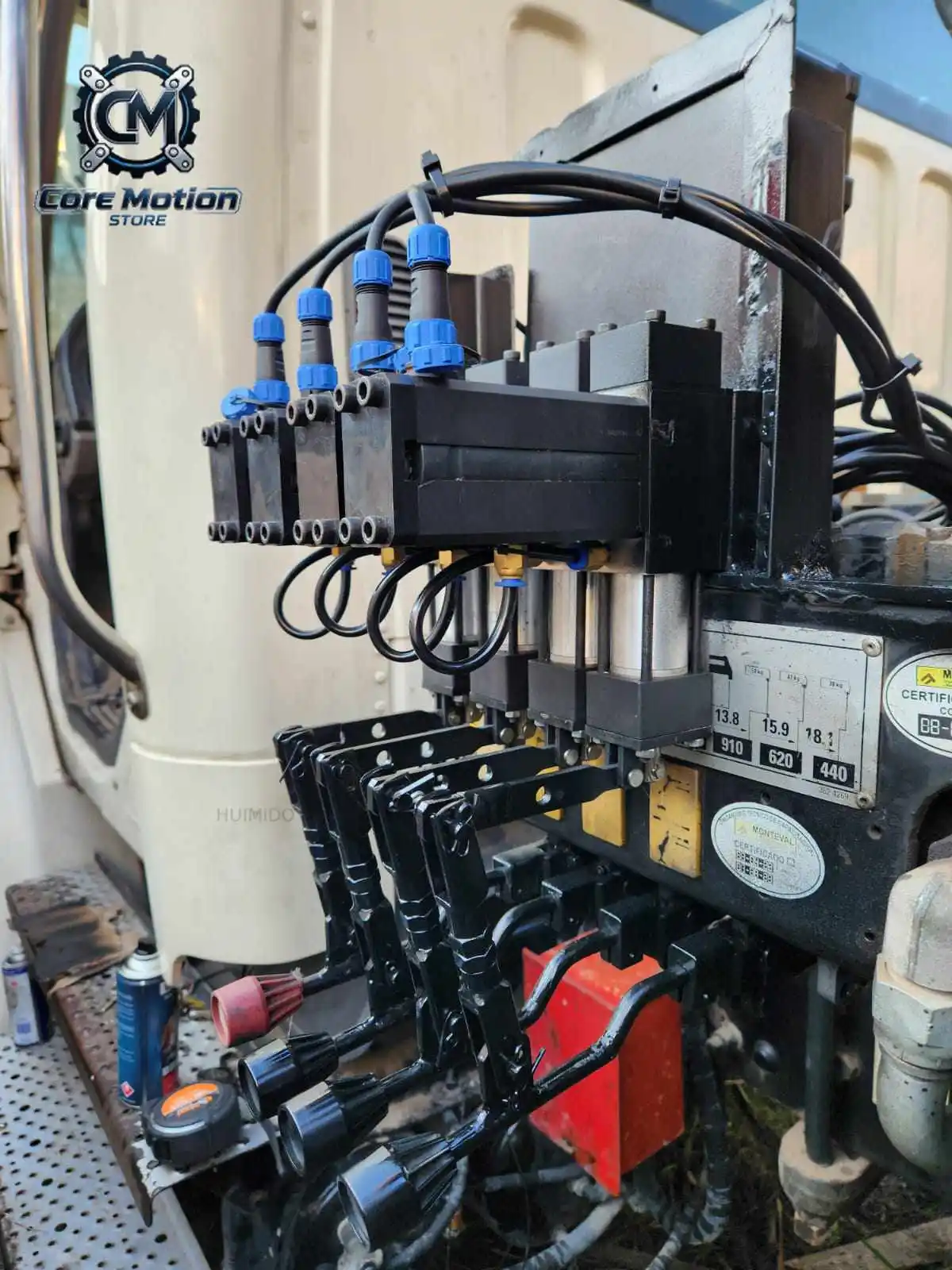 Intelligent Wireless Remote Control, a New Experience for Truck Crane Lifting/4 Functions/12V, 24V/waterproof/