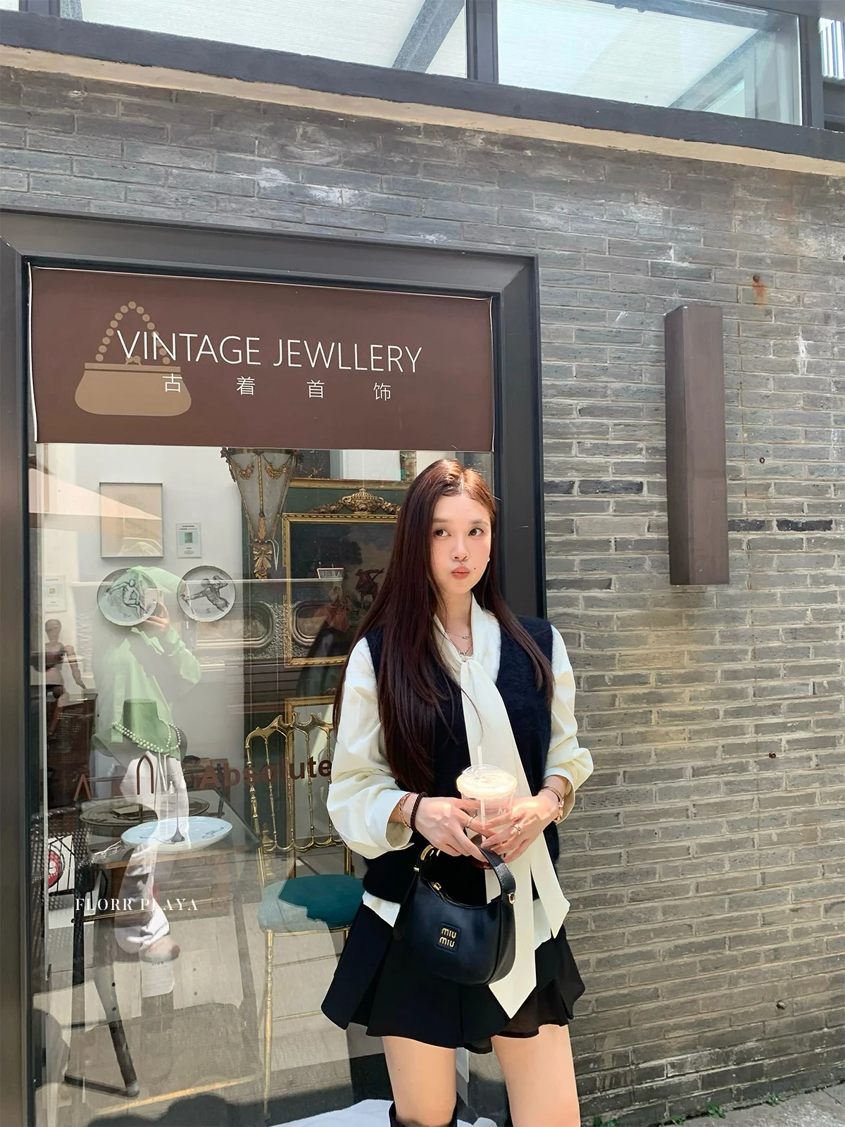 

Florr Playa Wool Blend Knitted V-Ne Vest White Initial Autumn Sle Women's Layering Top ort Length Warm Medium