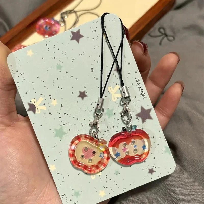 2/5 Buah Liontin Jimat Ponsel Tombol Lucu Casing Baru Kawaii untuk Airpods 4 iPhone 16 Aksesori Liontin Mini untuk Tas Kamera CCD