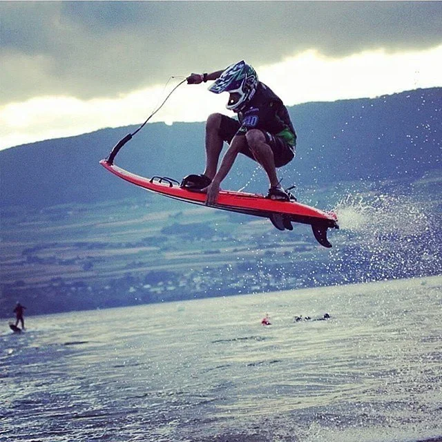 لوح نفاث كهربائي للمغامرة لركوب الأمواج من Underice لوح نفاث من رقائق المياه الإلكترونية لركوب الأمواج واللحية Jetboardelectric Efoil Jetboards