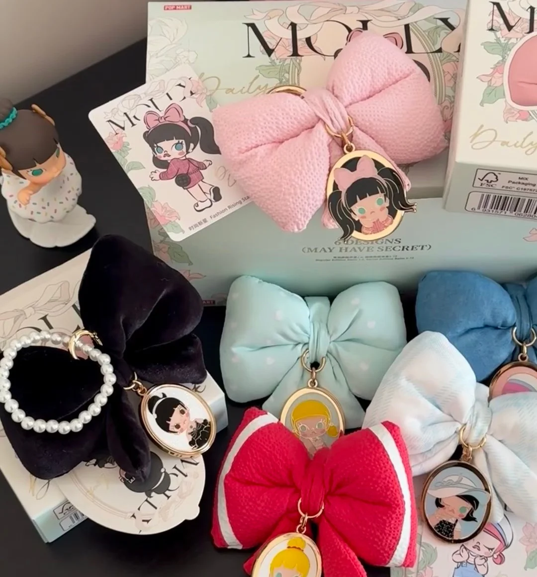 

Popmart Genuine Molly Daily Look Series Sachet Pendant Blind Box Peripheral Bag Pendant Toys Gift Mystery Box Ornament