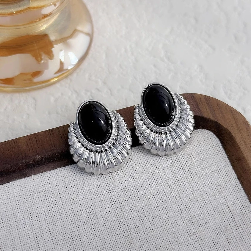 Black Stone Golden Oval Shell Texture Geometry Stud Earring for Women Temperament Jewelry Christmas Wedding Girl Gift
