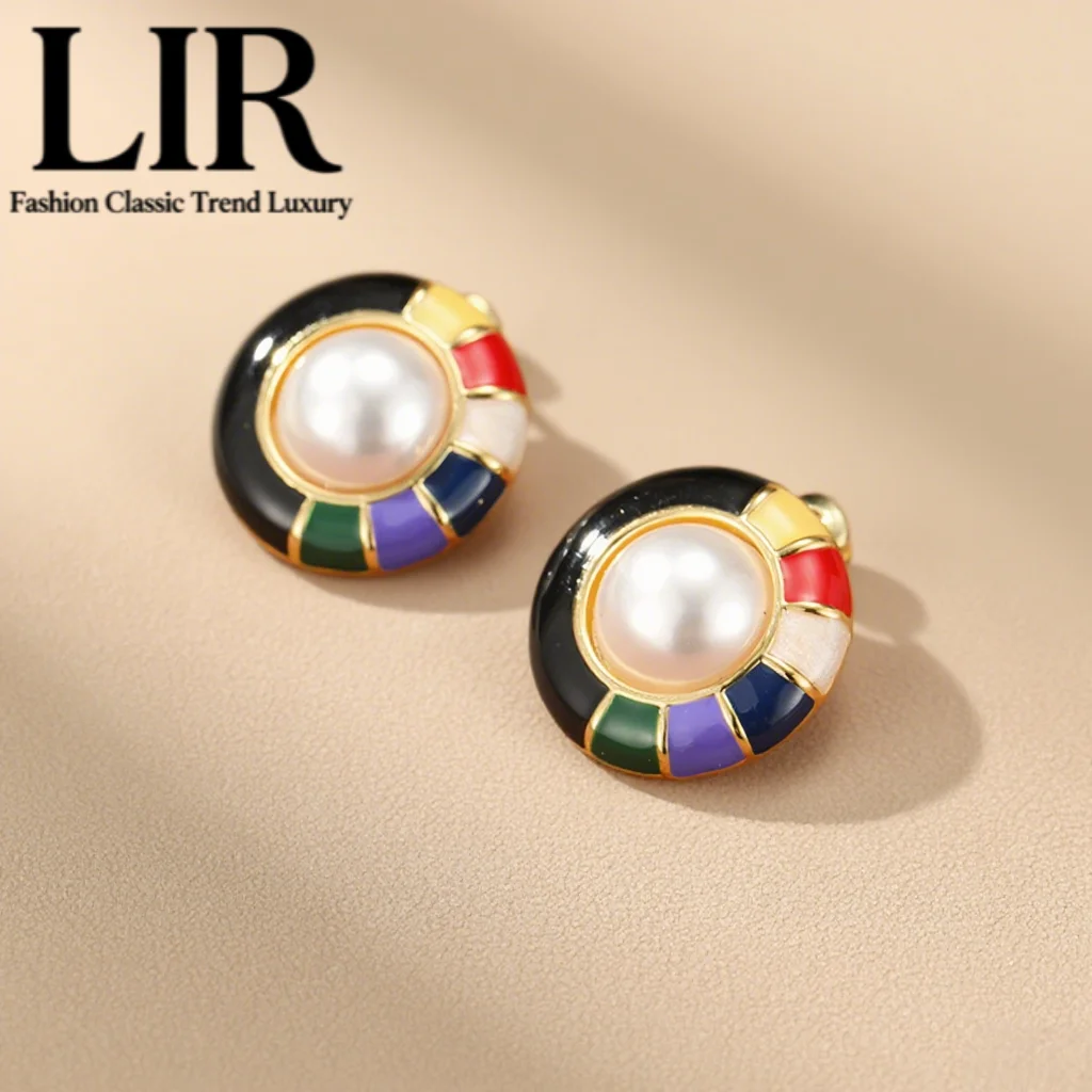 lir-hepburn-boucles-d'oreilles-de-style-email-noir-glacure-coloree-incrustation-de-perles-classique-et-visage-encadrement-bijoux-tendance-pour-femmes