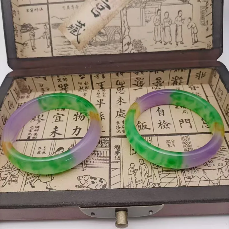High-quality ice- multicolored , green and half violet, tricolor quartz rock jade bracelet, spring-colored i
