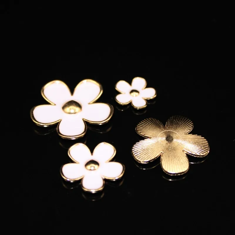 Little daisy DIY alloy accessories, hole-shaped shoes phone cases, beauty decoration materials
