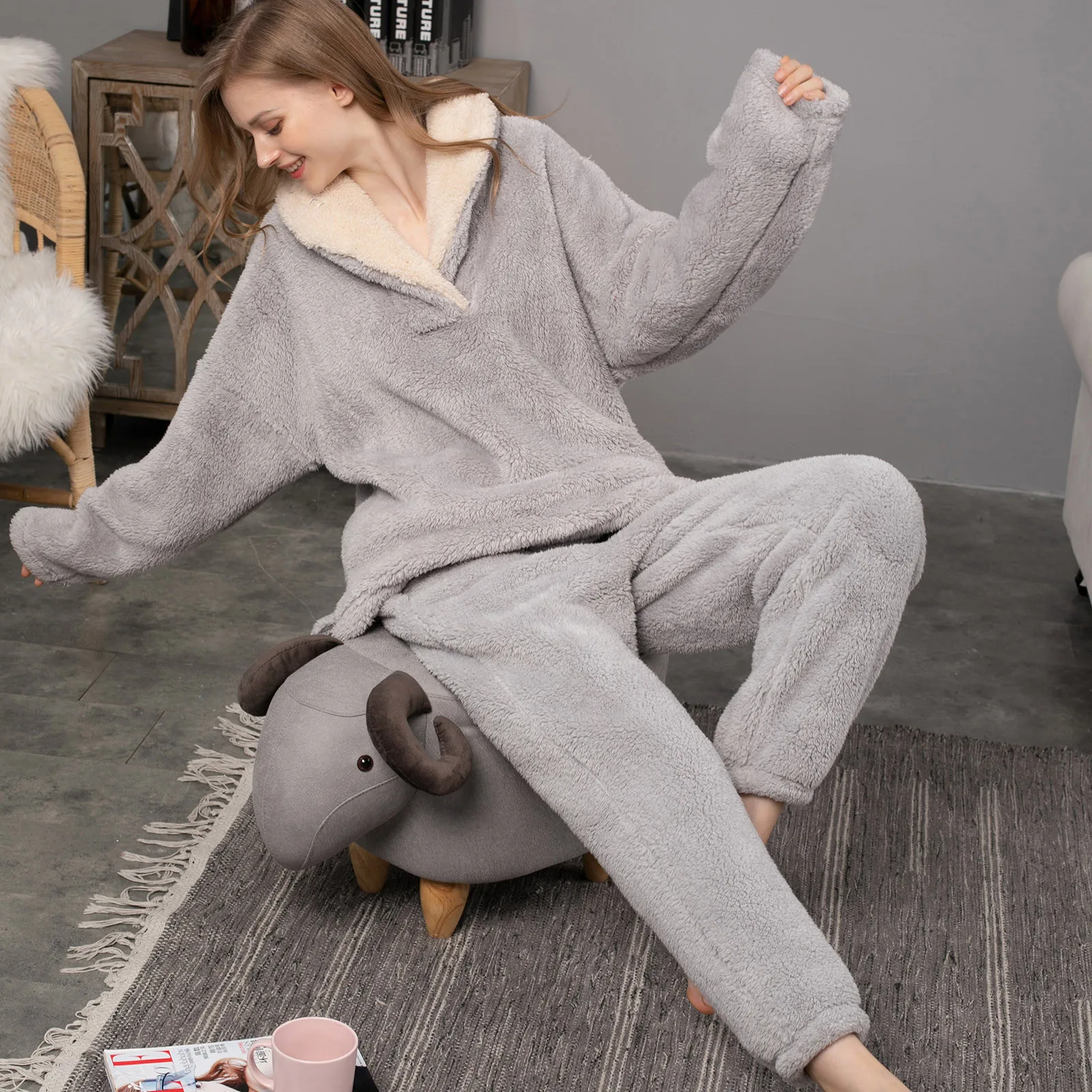 

Woman Fluffy Pijama Suit with Pants Thick Warm Fleece Home Clothes for Female New Pajama Sets Women's Solid Long Sleeve Winter