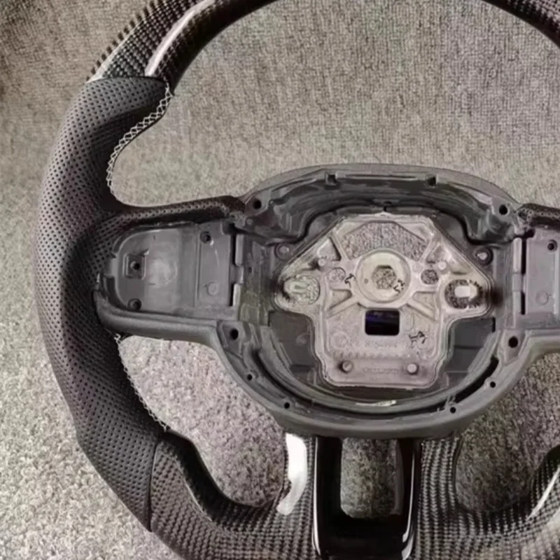 Custom Leather Steering Wheel Modification Car Accessories for Volvo XC60 XC40 XC90 S60 S90 V60 V40 Carbon Fiber Steering Wheel