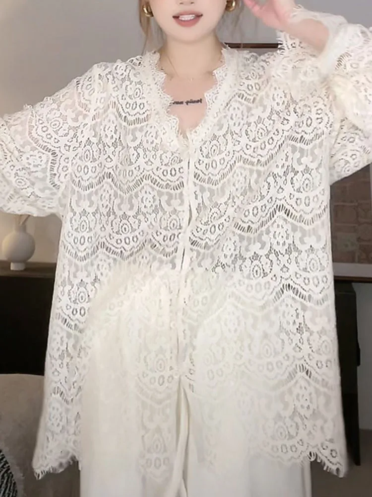 Retro Hollow out V-Neck Lace Base Shirt Women's Long Sleeve Inner Wear Fashionable Top for Autumn And Winter New Arrival