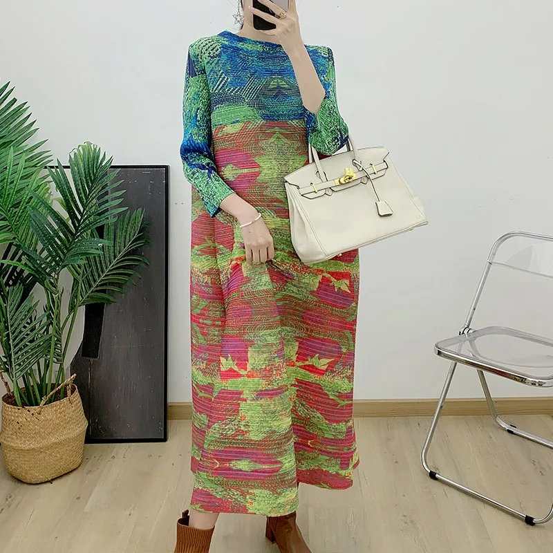 Miyake Pleated Print Dress 2023 Autumn/Winter New One Line Neck Pleated 7/4 Sleeve Loose Long Dress