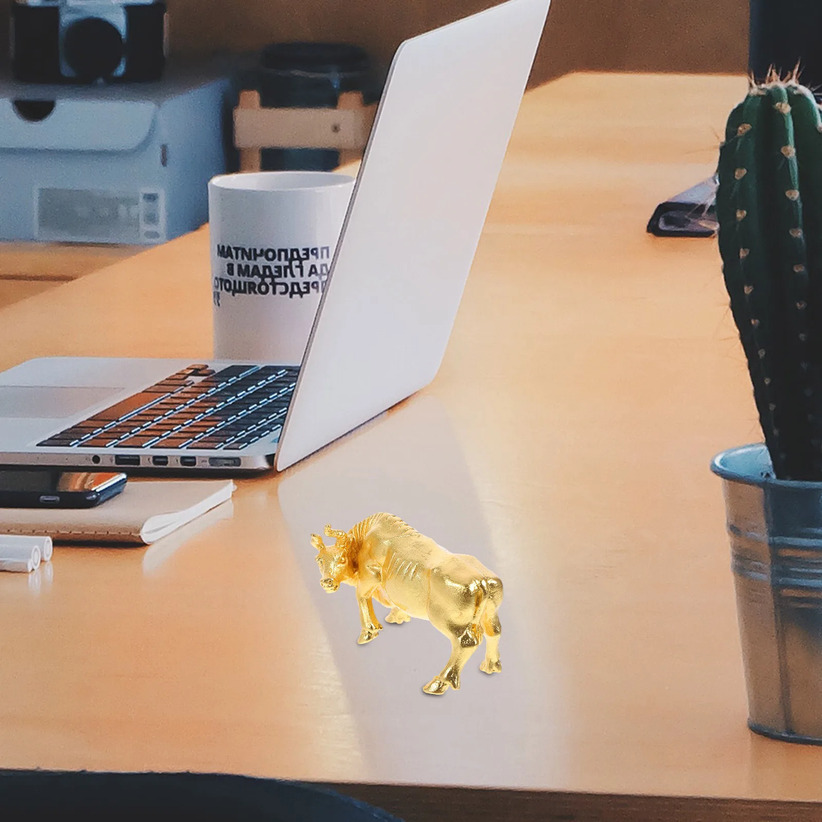 

Small Brass Bull Statue Retro Home Decor Item for Living Room Bedroom Cabinet Display Craft Ornament