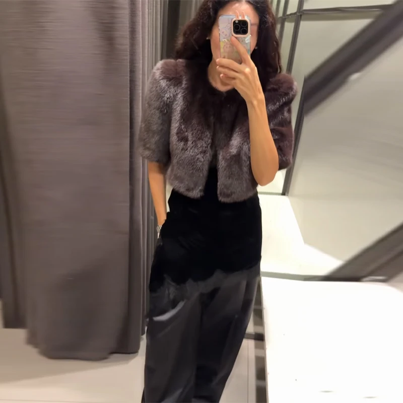 

Women's Elegant Casual Faux Fur Short Top Autumn Winter Exquisite Trendy Street Waistcoat 2025 New Versatile Party Warm Jacket