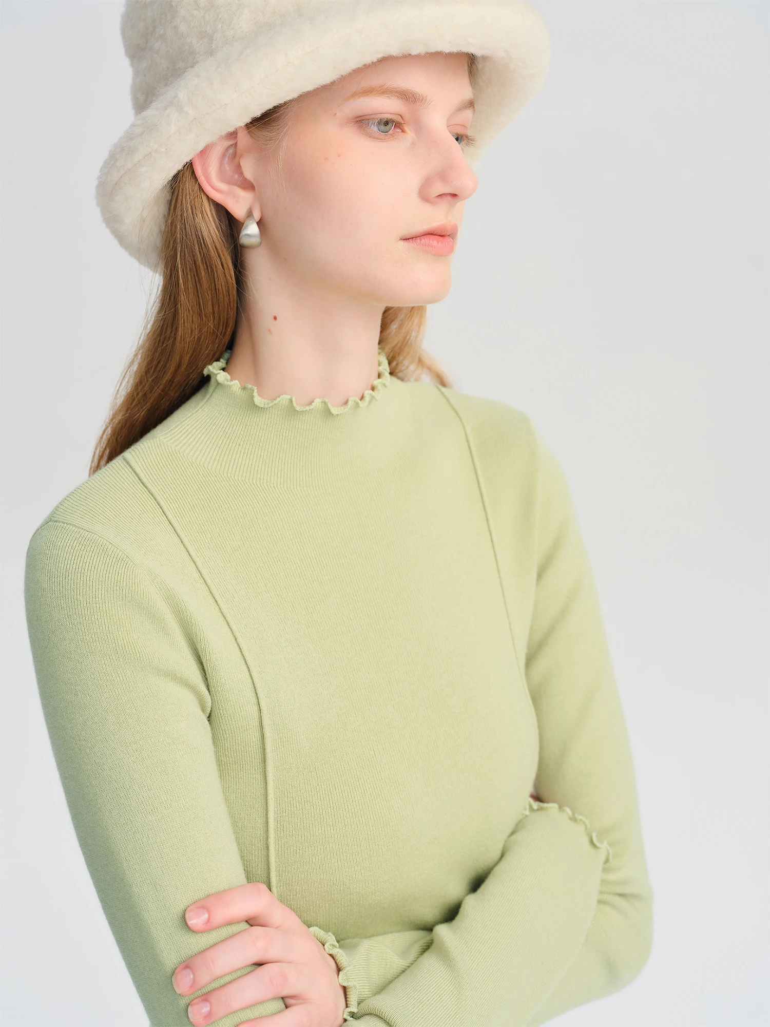 Ziqiao Petite Damen-Strickpullover mit halbhohem Kragen und Stickerei, 2025, Herbst, neuer Stil, Slim-Fit, schlankmachende Basisschicht-Oberteil 25ZQ93023