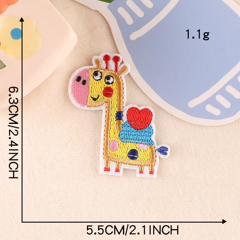50 stücke viel Eisen Patches für Kleidung zufällige Kinder niedlich auf Anime Mädchen Jungen kleine Stickerei DIY Bulk Mix Pack Sets Parche Baby nähen – Detail 6