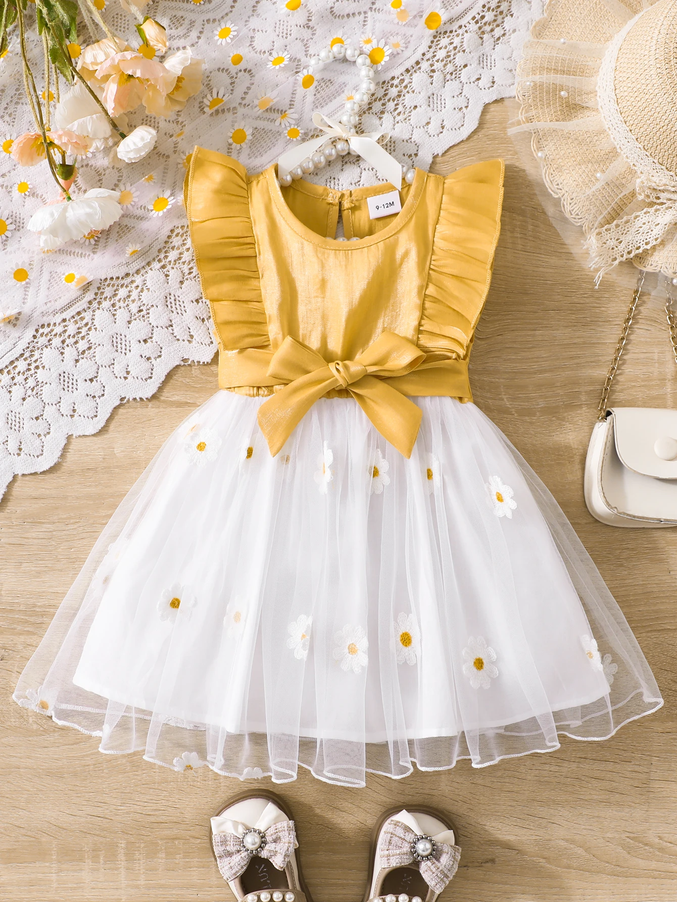 New Baby Sleeveless Dress Yellow Shiny Top with 3D Flying Sleeve Waist Large Butterfly Knot White Skirt Embroidered Daisy Gentle