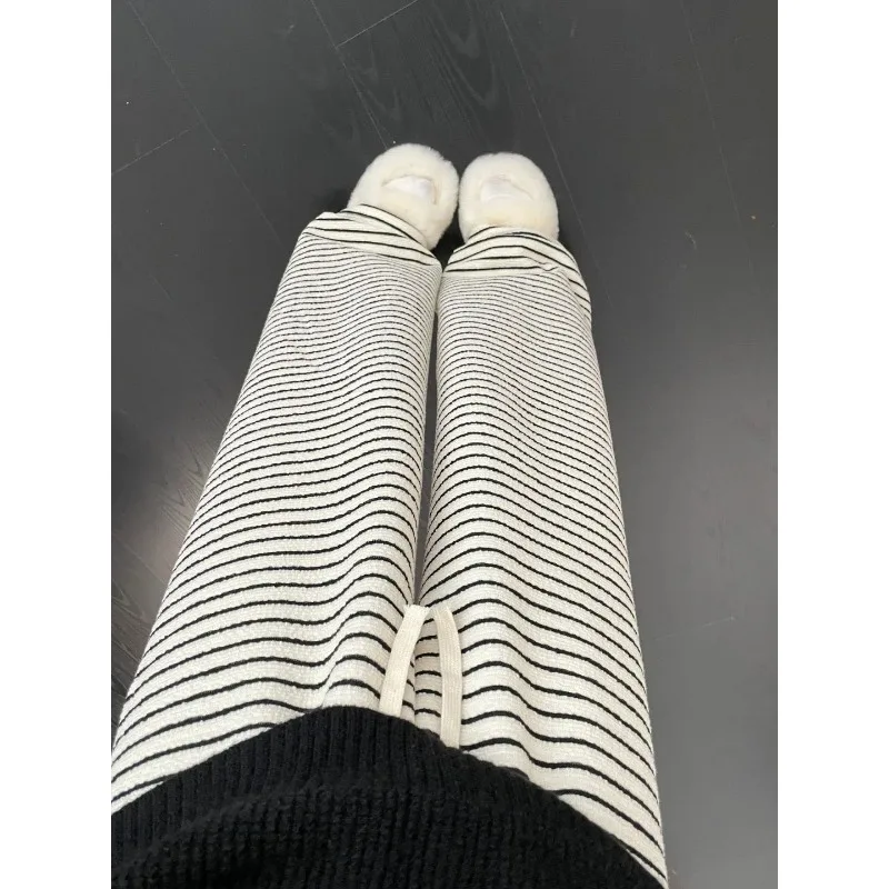 

Женские бархатные утолщенные спортивные штаны в полоску с драпировкой, осень и зима 2025, новый стиль, свободные повседневные брюки с высокой талией, модные