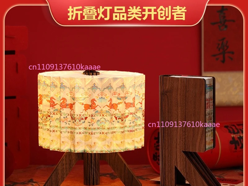 

Обновленная книжная лампа 2026 года: Культурный и креативный подарок «Год Лошади», практичный для клиентов, настраиваемый, новогодний, складной светодиодный светильник