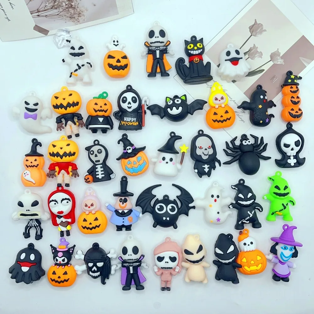 10–30 Stück niedlicher PVC-Halloween-Cartoon-Schlüsselanhänger für Halloween Aprilscherz, Geisterfest, Streich, Party-Geschenkdekoration
