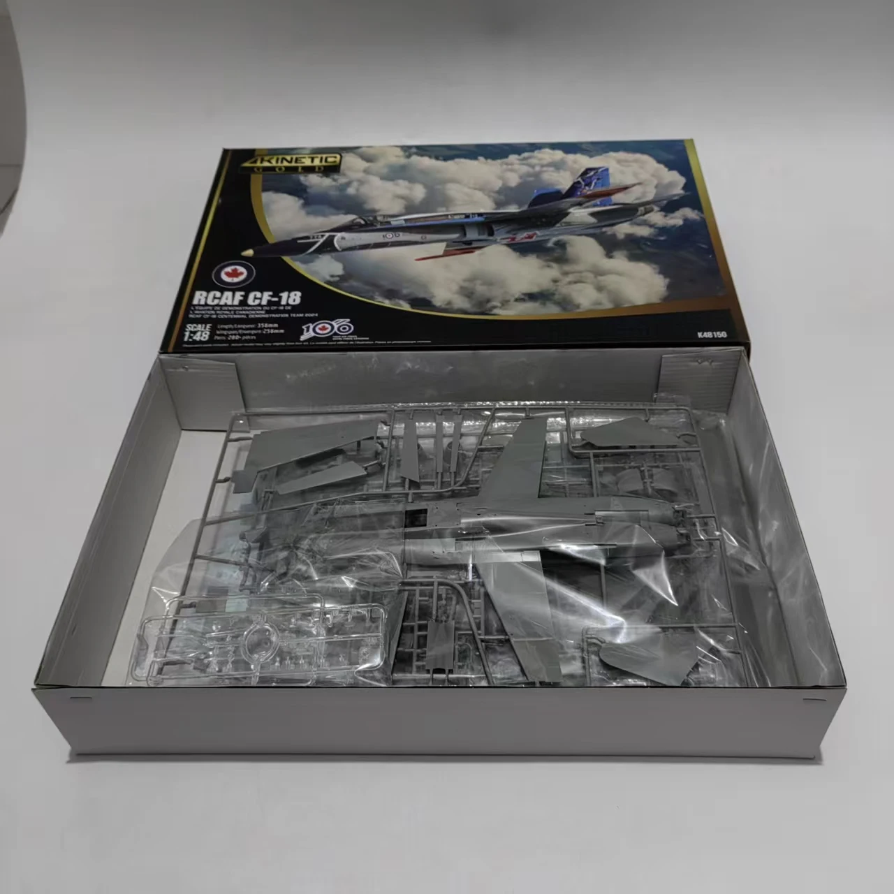 K48150 KINETIC 1/48 RCAF CF-18 RCAF 100e anniversaire Kit de modèle d'équipe de démonstration