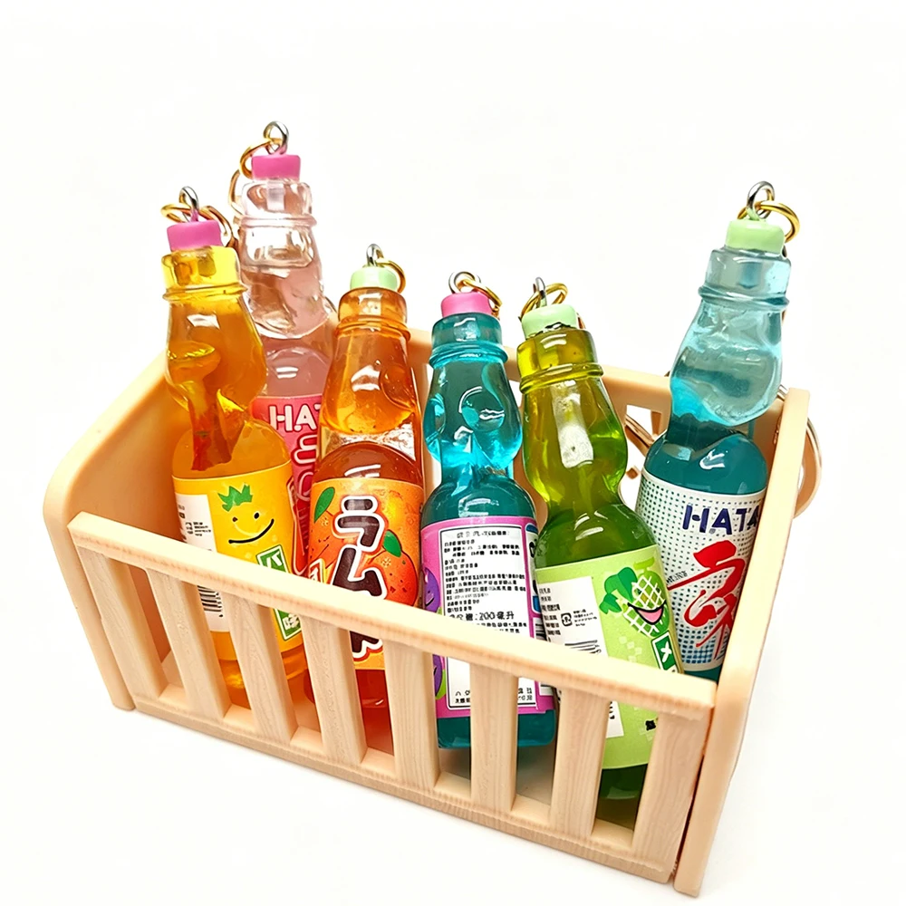 Llavero de soda Ramune japonés con bolas de cristal, bonito llavero de soda Ramune, adornos en miniatura para casa de muñecas, accesorios para bolsos