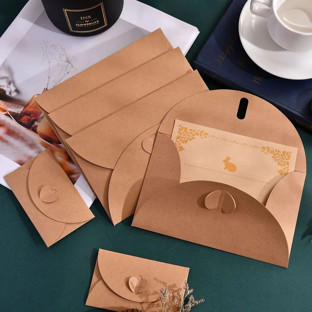 

20pcs/lot Envelope High-grade Kraft Paper Love Buckle Envelope for Wedding Invitation Business Supplies Stationery Packing Pouch