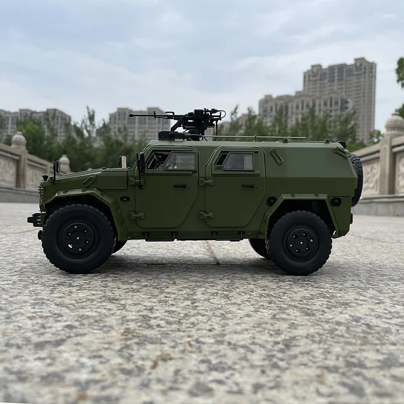 Domestic original car model CSK181 warrior three generations 1:18 alloy simulation car model armored car model