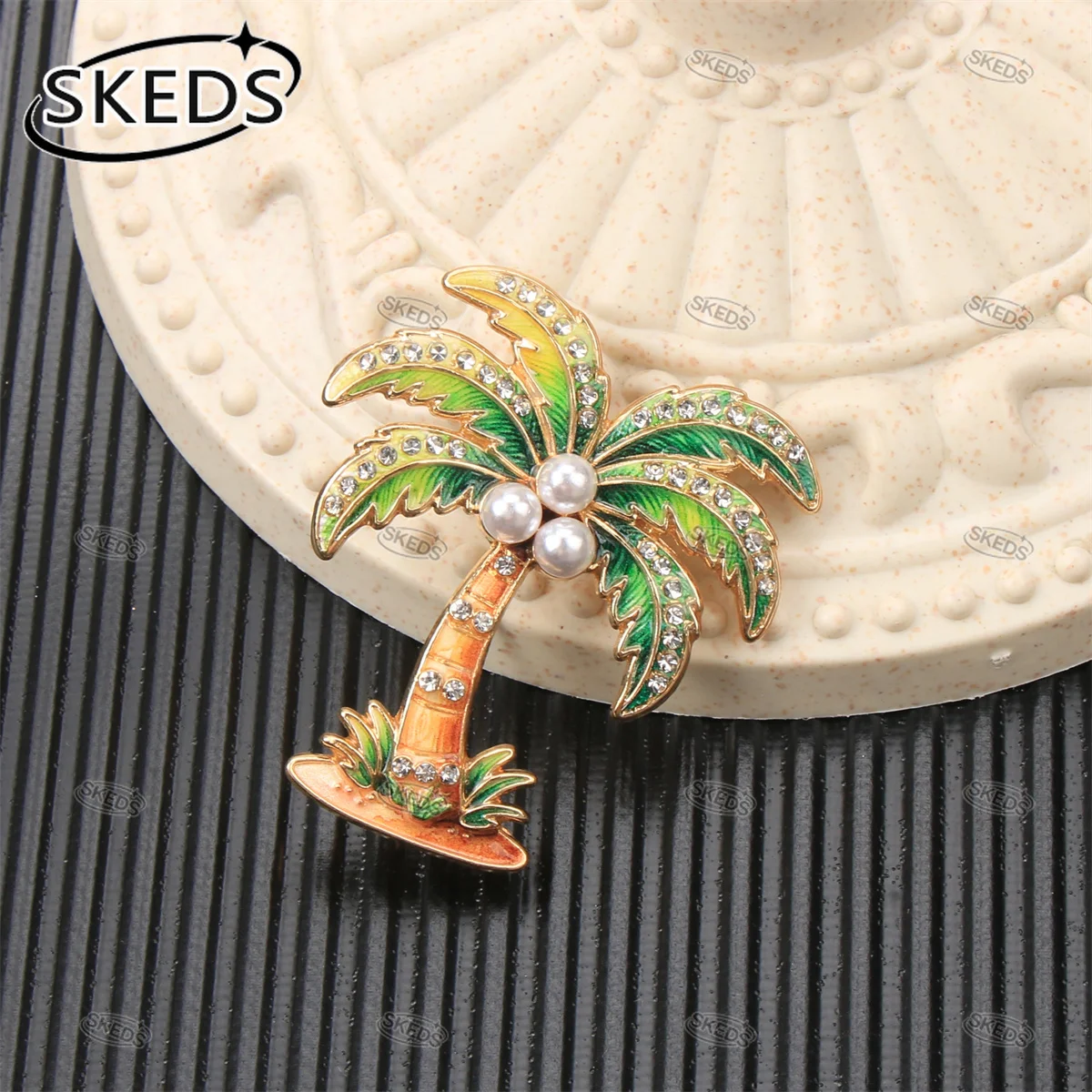 Broche SKEDS d'été motif palmi - Travel Accessories Unisex avis et prix