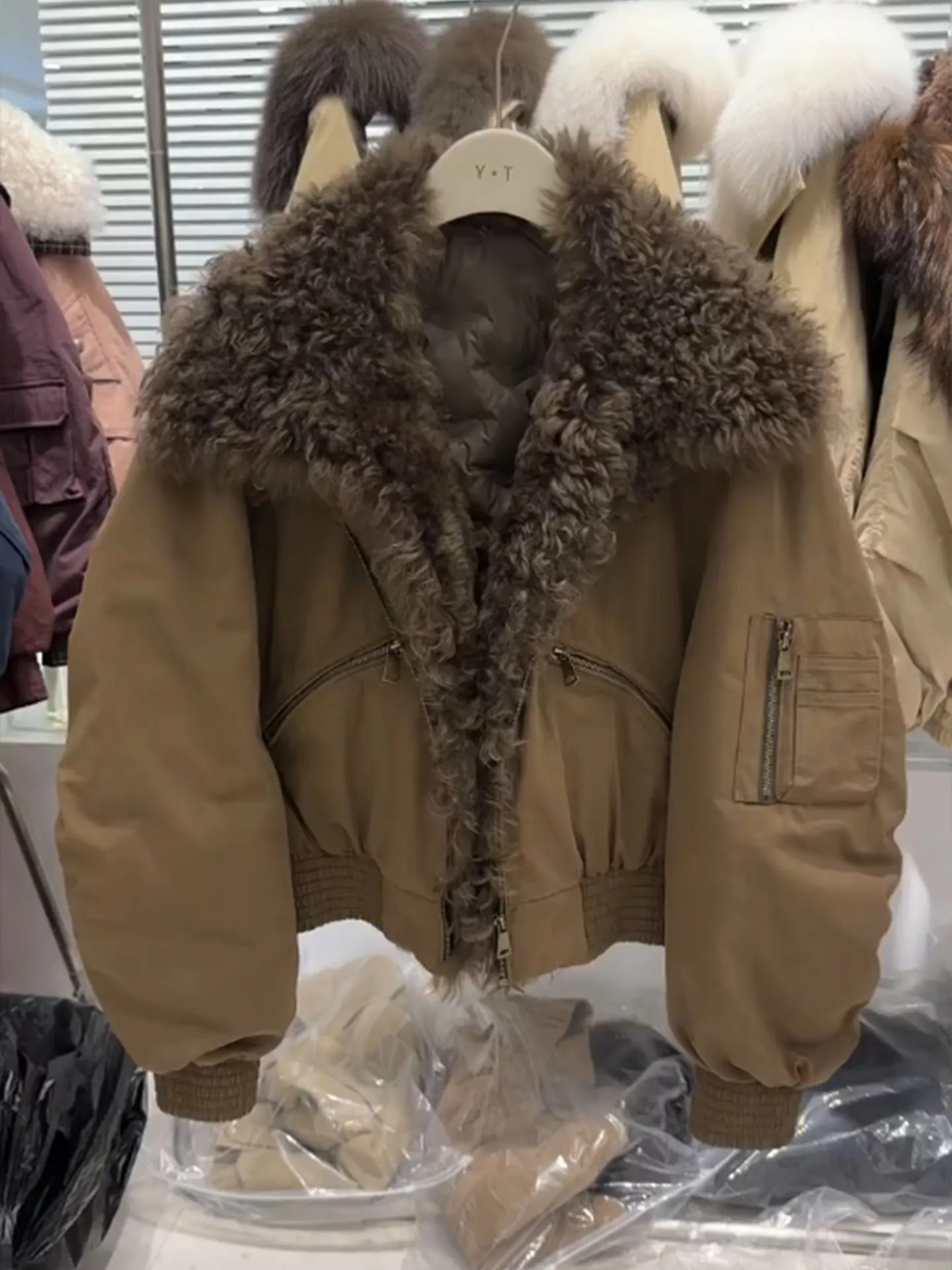 Barn Brown ort Thiened Jaet de plumón para mujer 2025 invierno nuevo Sle cuello de piel de alta calidez viaje Sle fibra de poliéster