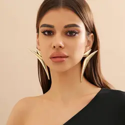 Exaggerated Geometry Long Curved Drop Earrings Fashion Aesthetics Thick Metal Triangular Earrings Women's Trendy Stage Jewelry