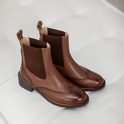 Zimowe/jesienne Chelsea Boots buty z prawdziwej skóry dla kobiet Retro rzeźbione buty z okrągłym noskiem buty damskie w stylu brytyjskim