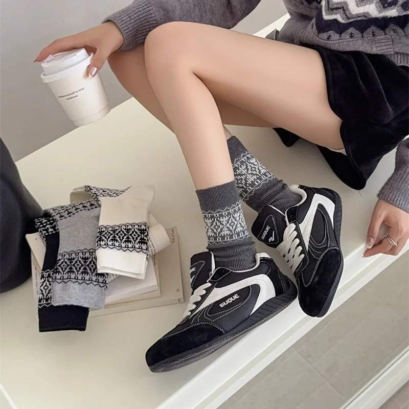 Damen Herbst und Winter Schnee verdickte warme Folk individuelle Retro-Wollsocken im nordischen Stil Weihnachtsgeschenke