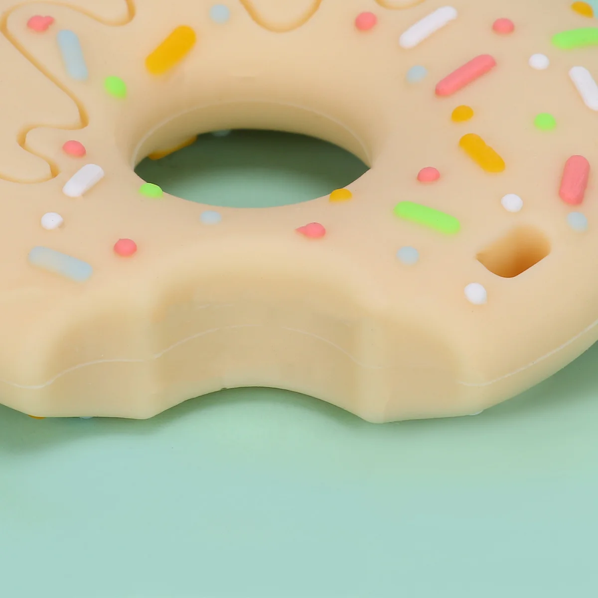 

1Pcs 3D Donut Teether Fine Workmanship Attractive Appearance Easy Grip Design for Little Hands Khaki Baby Teether