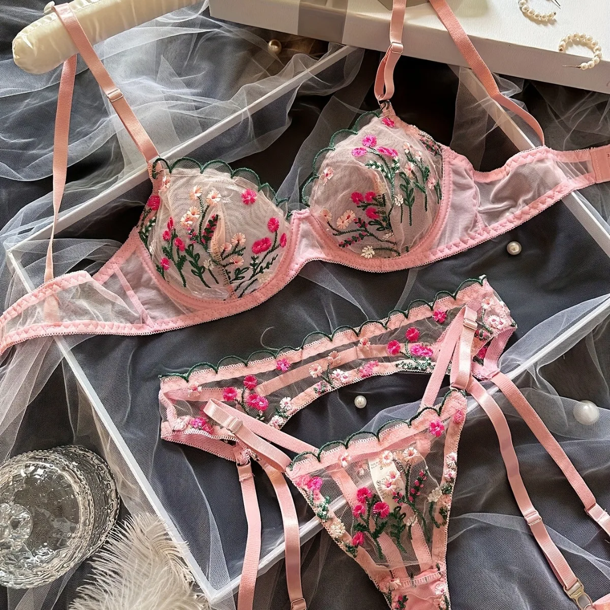 

Комплект нижнего белья Qingqing из полиэстера: бестселлер Kagano, изысканная вышивка, цветочное кружево, сексуальные трусики с низкой посадкой