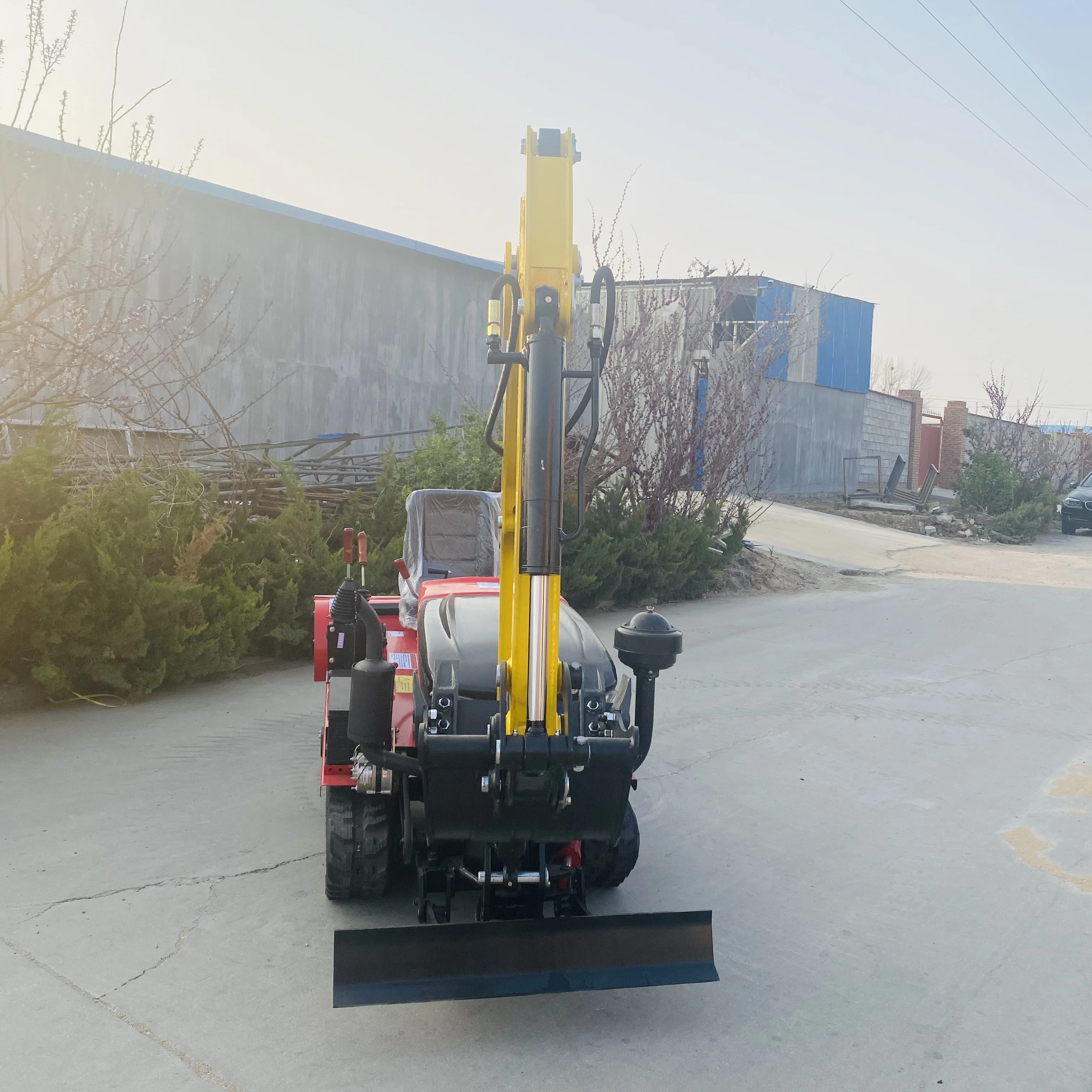 Customized 22HP Mini Cultivator Multi-Functional Crawler Tractor Tiller With Excavator For Garden Landscaping Soil Preparation