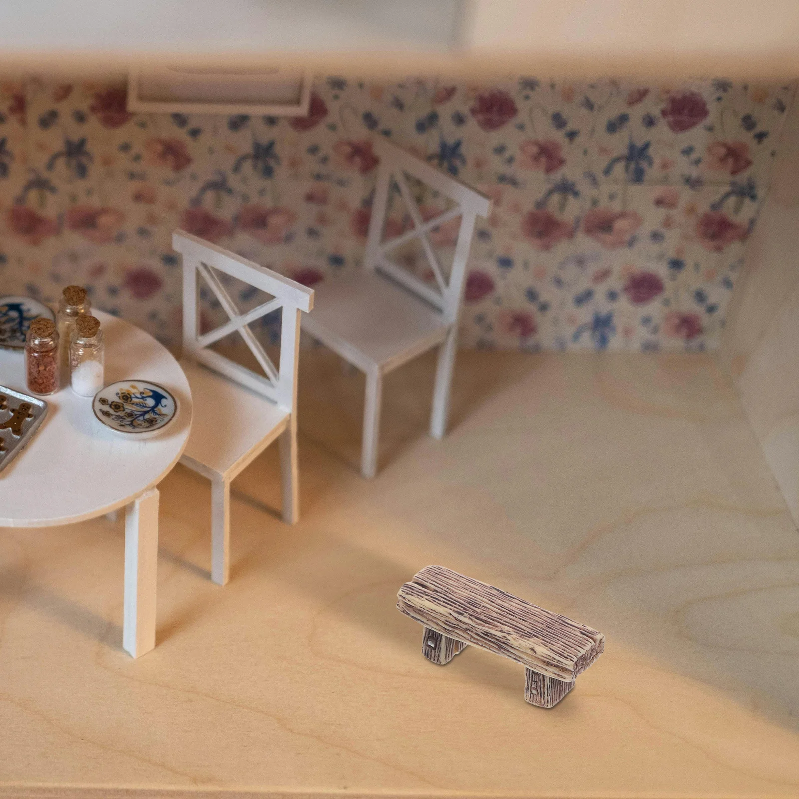 

4pcs Miniature Bench Ornament Resin Stool Vintage Style Dollhouse Chair Small Furniture Accessories Craft Garden Display Decor