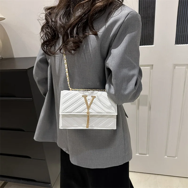 New Solid Color Women Fashion Tassel Shoulder Check Crossbody Casual Small Square Bag Luxury Designer