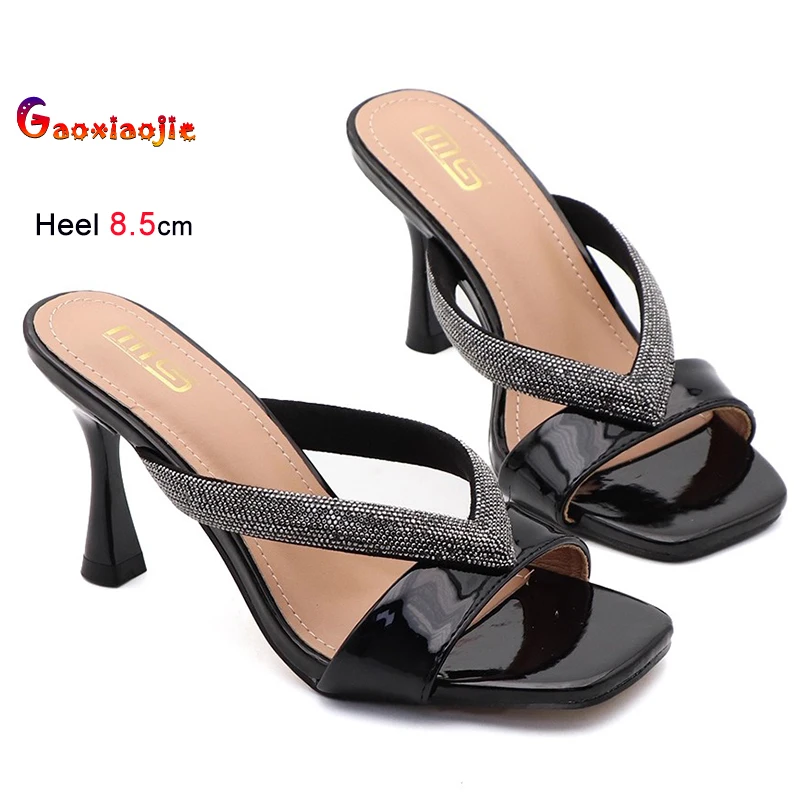 

2023 летняя новая женская обувь, пикантные простые тапочки на шпильке со стразами, модные универсальные уличные женские сабо на каблуке