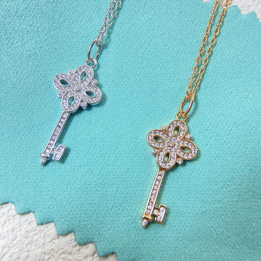 

2025 New Ti home Mini Key Necklace Simple Light Luxury Small Necklace Suitable for ladies delicate high quality pendant jewelry