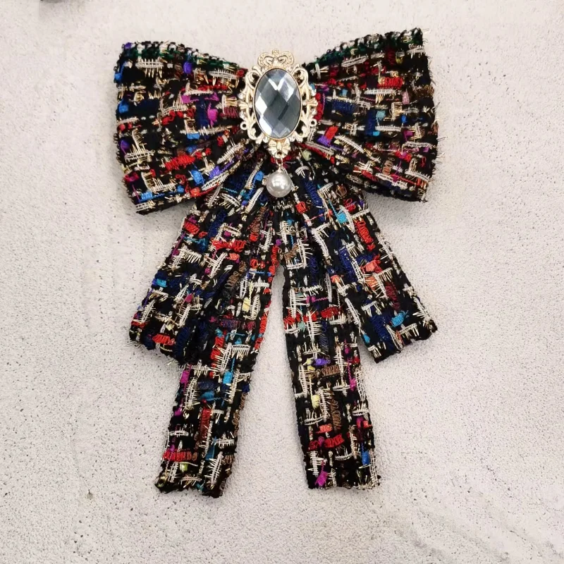 Retro Stoff Fliege Kristall Perle Broschen für Frauen Colth Art Bowknot Kragen Pins Luxulry Schmuck Hochzeit Party Abzeichen Geschenke – Detail 3