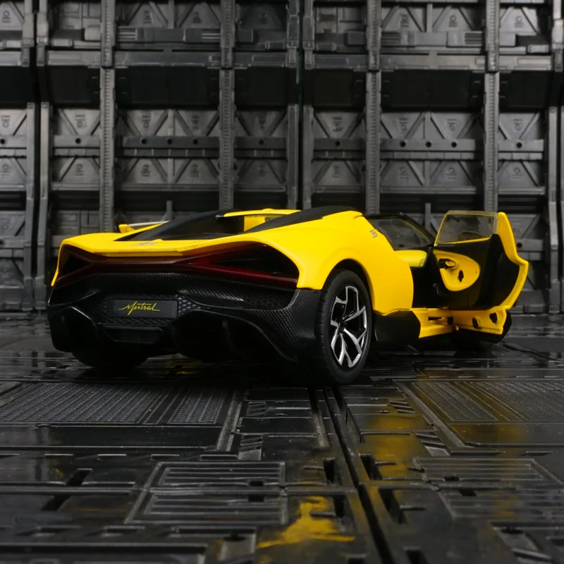 1:24 بوجاتي ميسترال سبيكة قابلة للتحويل نموذج سيارة خارقة باب السيارة يمكن فتح سيارة لعبة للأطفال مع الصوت والإضاءة