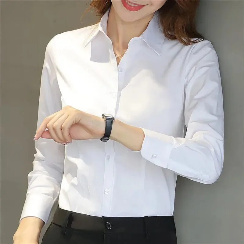 قميص نسائي صيفي أبيض بأكمام قصيرة للعمل الاحترافي فضفاض مناسب على الطراز الكوري مقاس كبير قميص بمقابلة OL بأزرار علوية