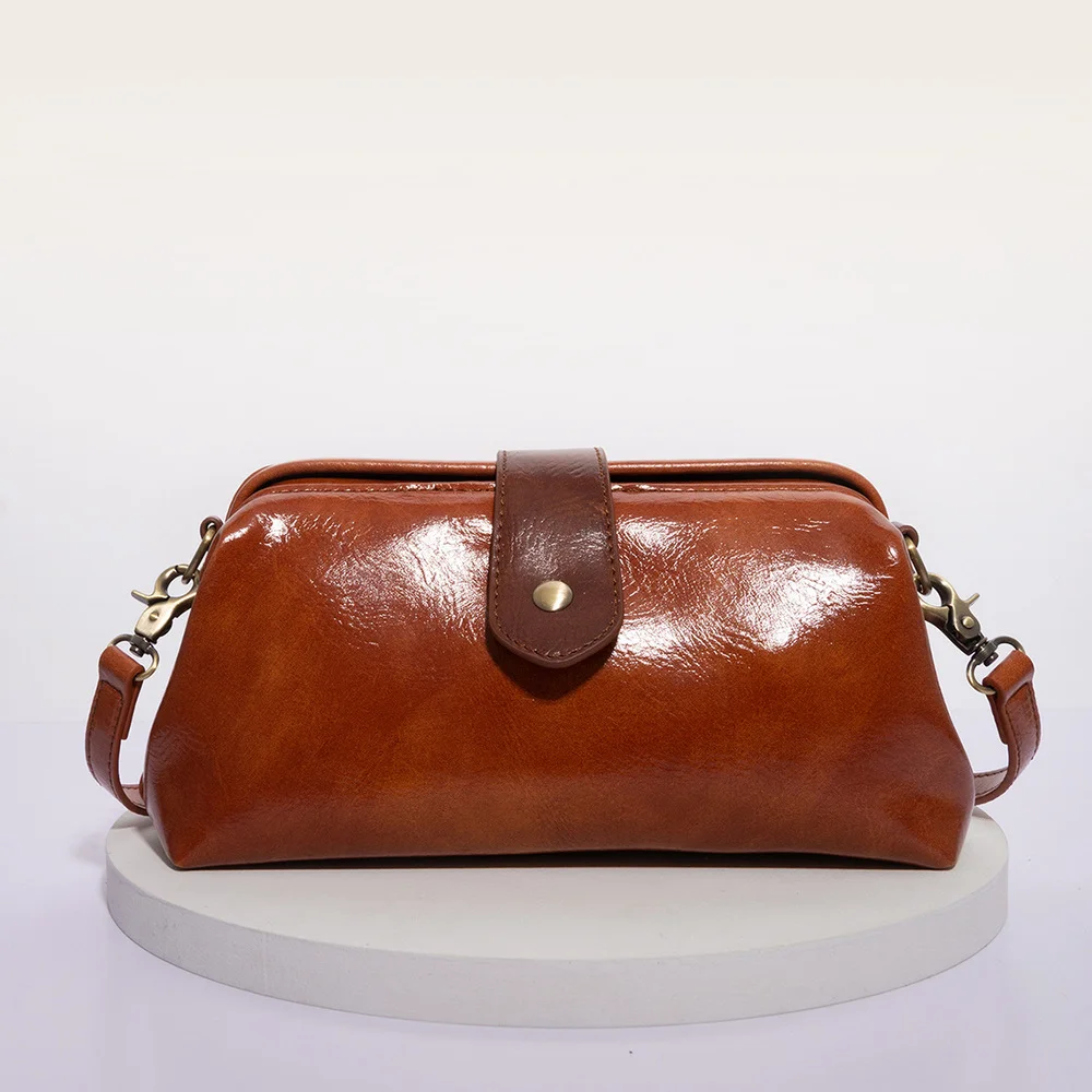 Nowy olej wosk torba na ramię ze skóry PU Retro europejski i amerykański styl lekarz torba klips Crossbody torebki na ramię Mini torba