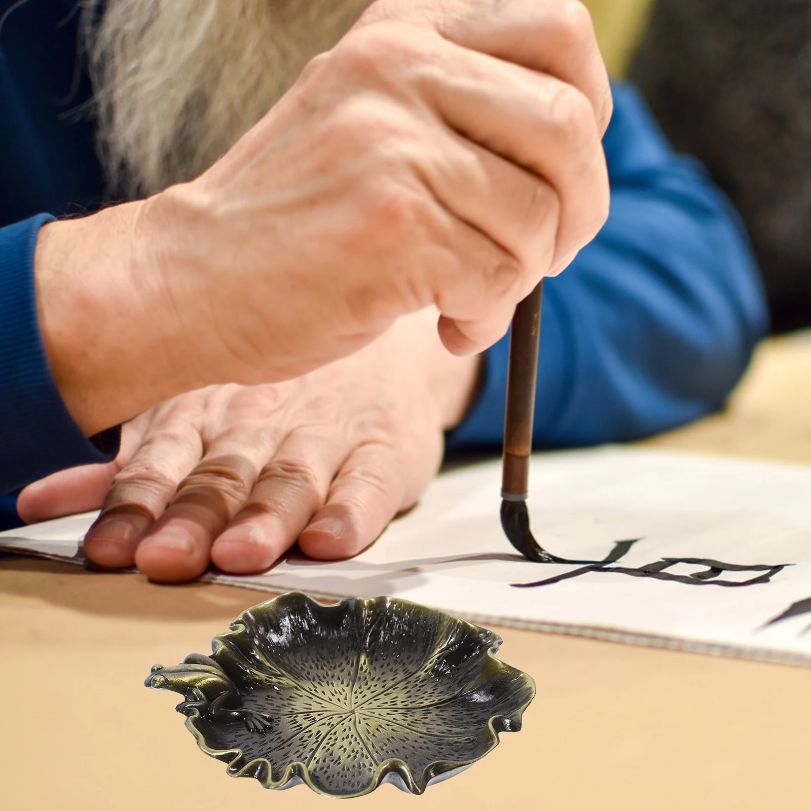 

Exquisite Lotus Leaf Frog Ink Dish Multifunctional Calligraphy Stationery Desktop Decorative Inkwell Lightweight Water Paint