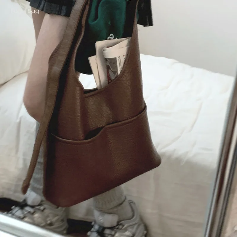 Shoulder Bag Women's Handbag Retro High-end Commuting Large Capacity Underarm New Soft Faced Handbag Multifunctional