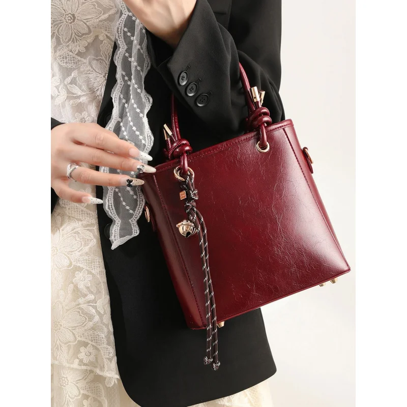

Red Handbag，Women's2026New style wedding bag，High-end Handbag，Single Shoulder Crossbody Bucket Bag，Bridal Bag，Birthday Gift，Oil